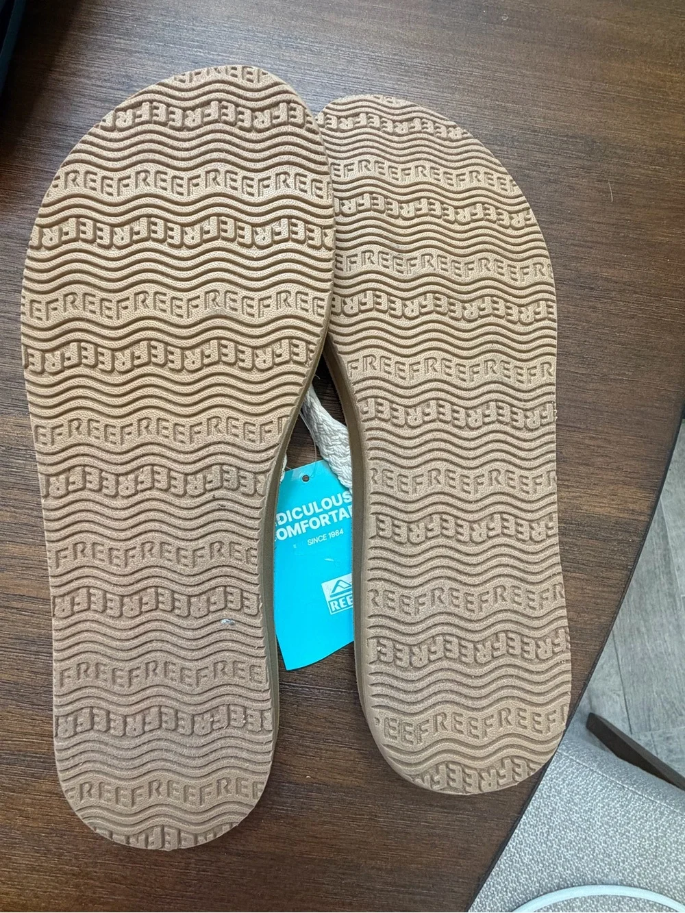 Reef Cushion Comfort Flip Flop Sandals Tan/White Braided Straps Women’s 9